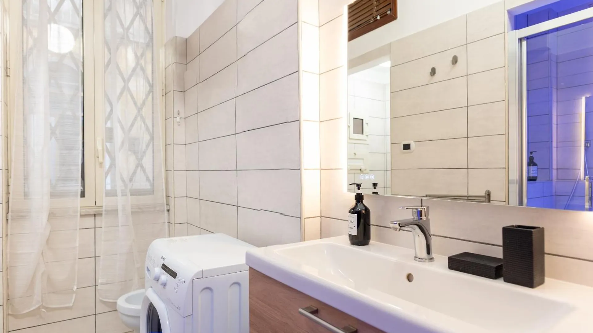 Am Apartment Napoli - Tra Il Centro E La Stazione Centrale 0*, Naples Italy
